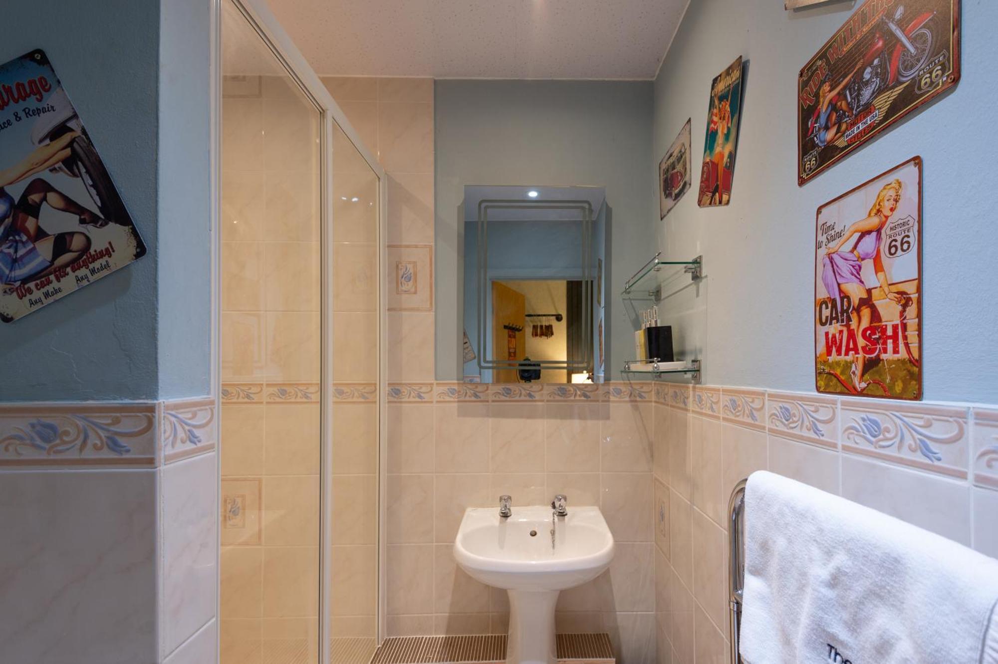 The Ambleside Apartments - Self Catering With Private Kitchen - Best For Location Ngoại thất bức ảnh