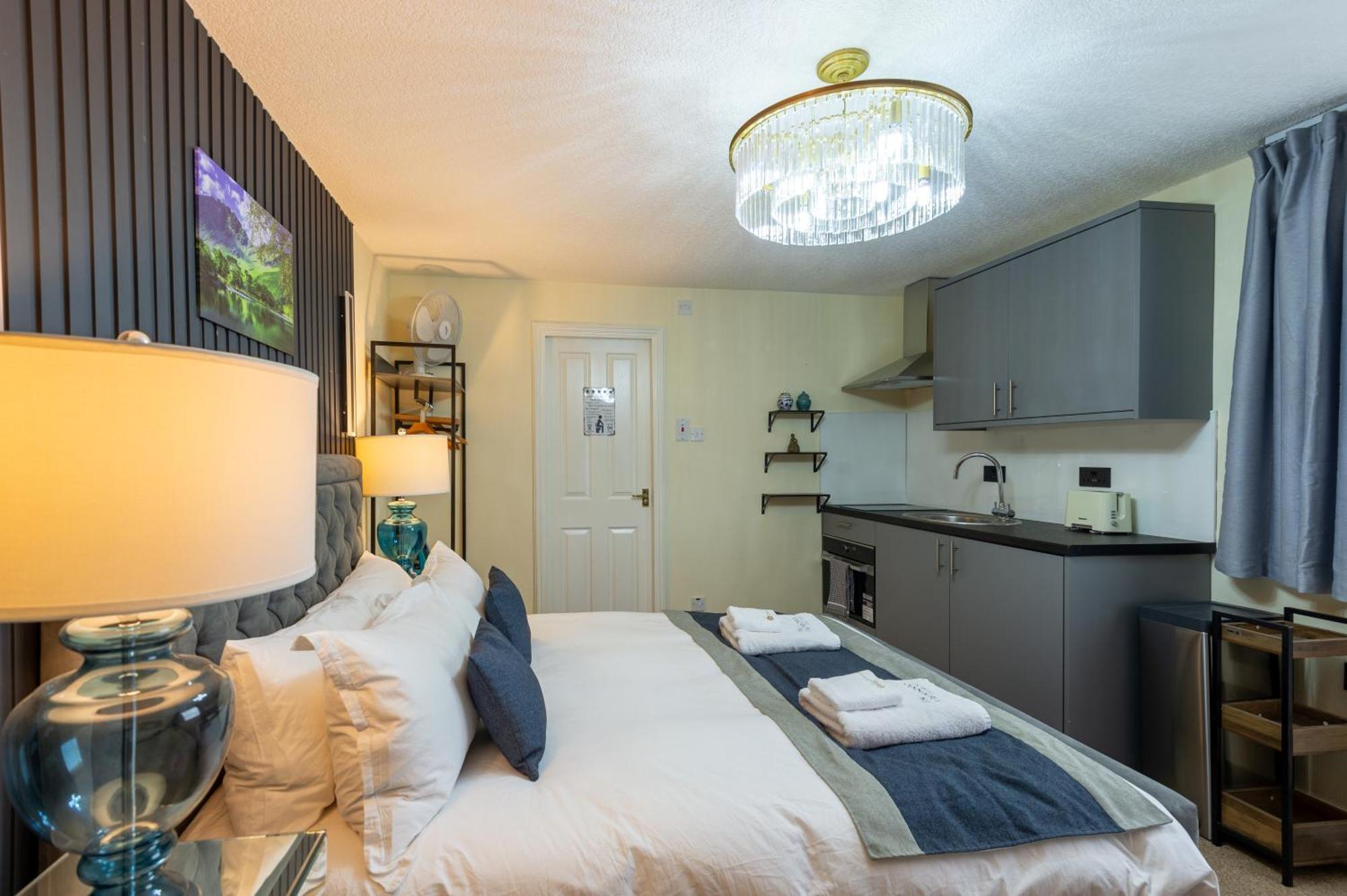 The Ambleside Apartments - Self Catering With Private Kitchen - Best For Location Ngoại thất bức ảnh