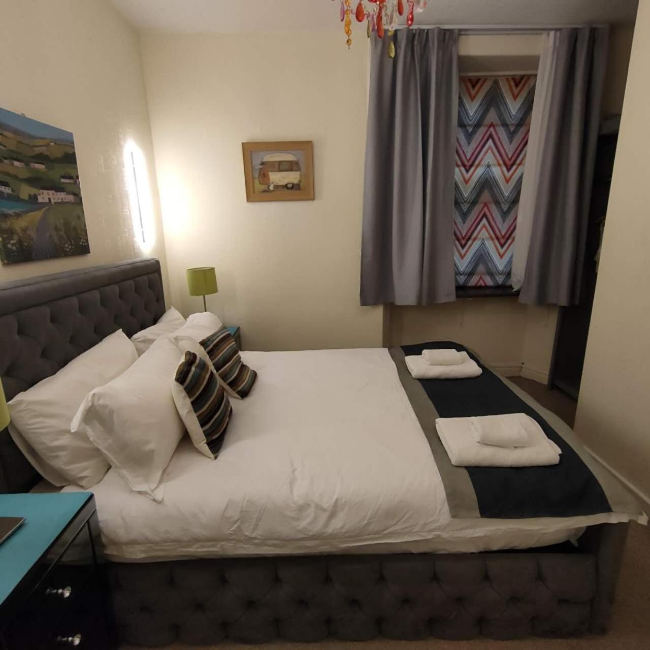 The Ambleside Apartments - Self Catering With Private Kitchen - Best For Location Ngoại thất bức ảnh